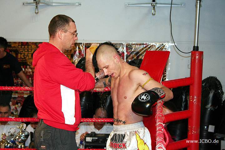 090404_3880_stark-jungwirt_fight_night_koeln.jpg