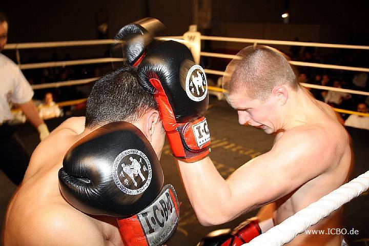 091218_0132_slonov-sahralian_k1_fight_night_ii.jpg