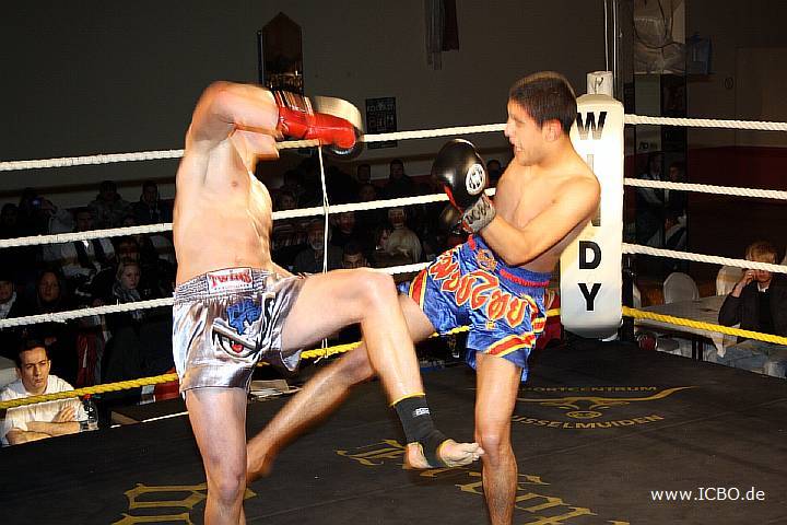 091218_0136_slonov-sahralian_k1_fight_night_ii.jpg