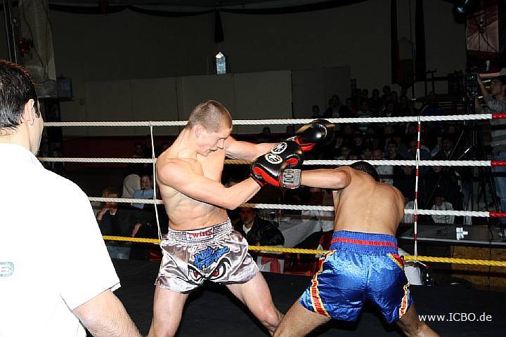 091218_0144_slonov-sahralian_k1_fight_night_ii.jpg