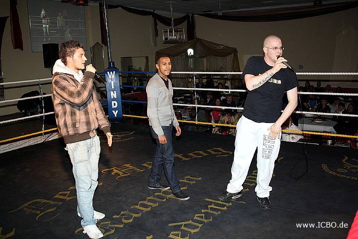 091218_0153_king-klick-bass_k1_fight_night_ii.jpg