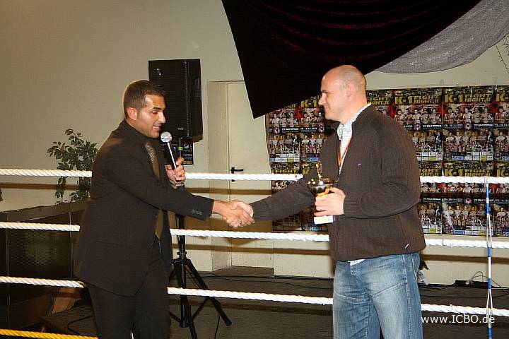 091218_0290_ehrung-dr-martin-wagner_k1_fight_night_ii.jpg