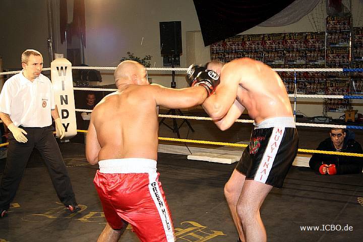 091218_0457_ocaktuerk-akrouch_k1_fight_night_ii.jpg