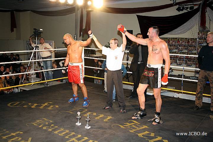 091218_0461_ocaktuerk-akrouch_k1_fight_night_ii.jpg