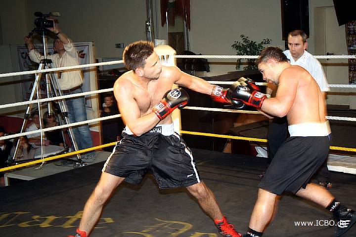 091218_0486_blanacic-coccimiglio_k1_fight_night_ii.jpg