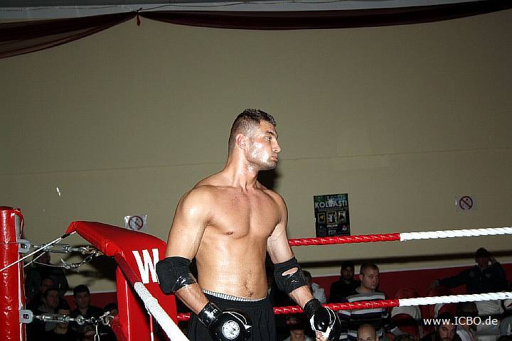 091218_0507_densiz-moser_k1_fight_night_ii.jpg