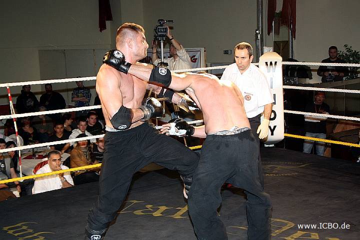 091218_0528_densiz-moser_k1_fight_night_ii.jpg