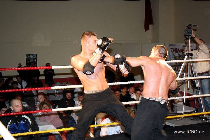 091218_0531_densiz-moser_k1_fight_night_ii.jpg