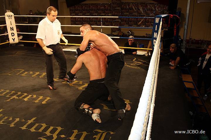 091218_0533_densiz-moser_k1_fight_night_ii.jpg