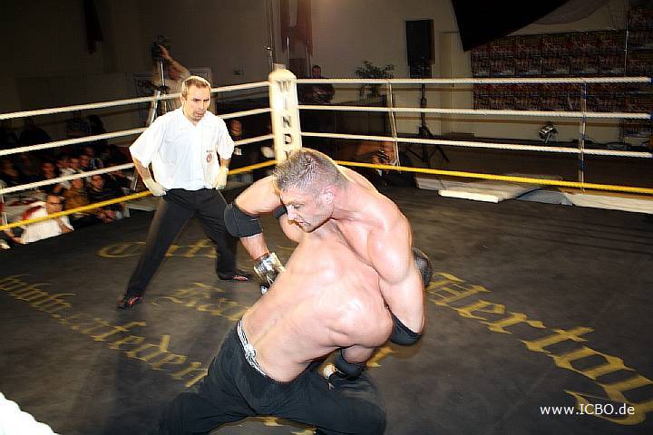 091218_0540_densiz-moser_k1_fight_night_ii.jpg