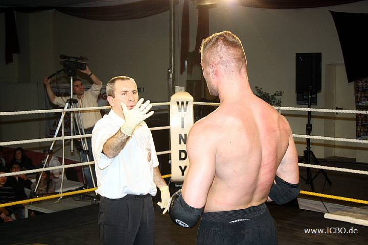 091218_0546_densiz-moser_k1_fight_night_ii.jpg