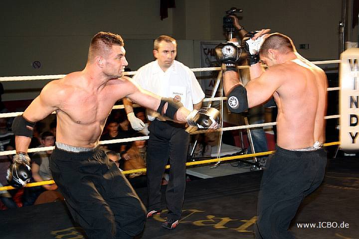 091218_0548_densiz-moser_k1_fight_night_ii.jpg