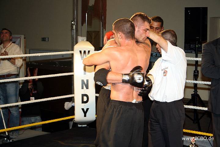 091218_0568_densiz-moser_k1_fight_night_ii.jpg