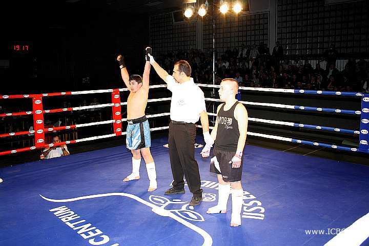 100327_0045_avan-selenin_monheimer-fight-night.jpg