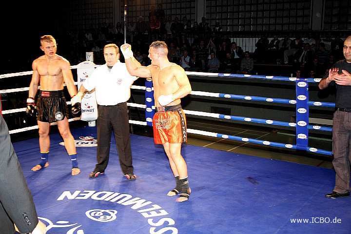 100327_0344_kunz-calabrese_monheimer-fight-night.jpg