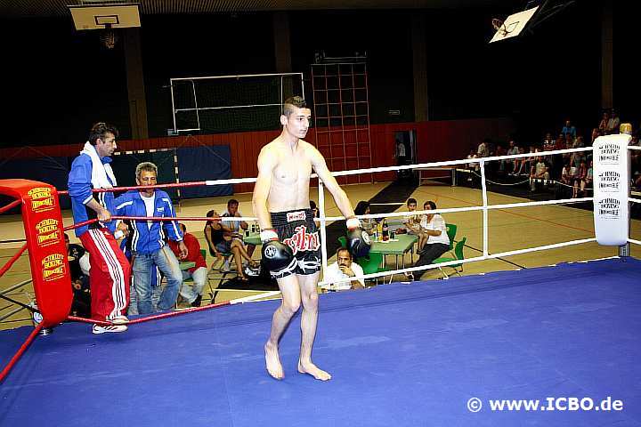 100605_0229_guelec-muhoberac_suderwicher-fight-night.jpg