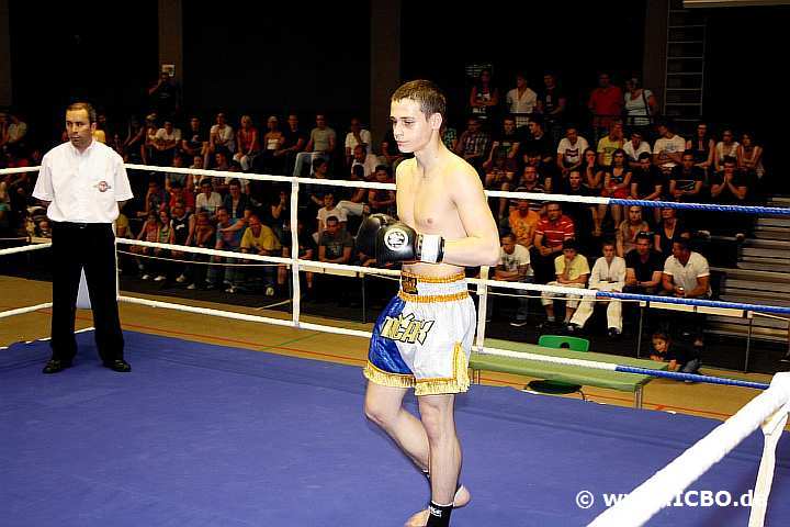 100605_0231_guelec-muhoberac_suderwicher-fight-night.jpg