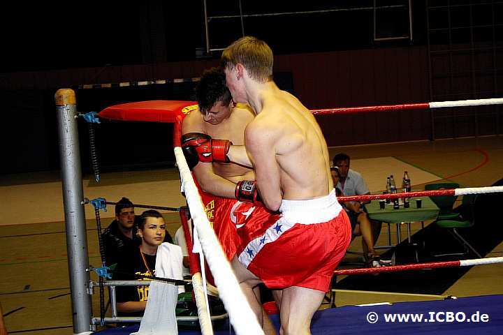 100605_0387_morguel-klahs_suderwicher-fight-night.jpg