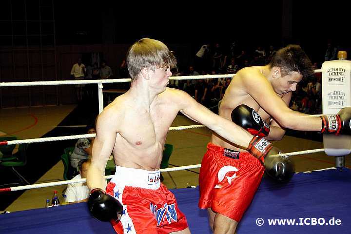 100605_0389_morguel-klahs_suderwicher-fight-night.jpg