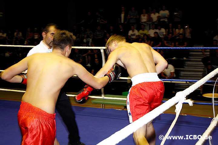 100605_0397_morguel-klahs_suderwicher-fight-night.jpg