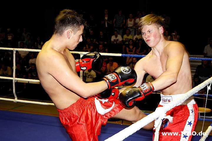 100605_0405_morguel-klahs_suderwicher-fight-night.jpg