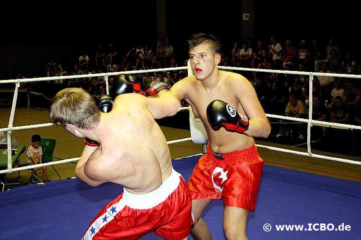 100605_0414_morguel-klahs_suderwicher-fight-night.jpg