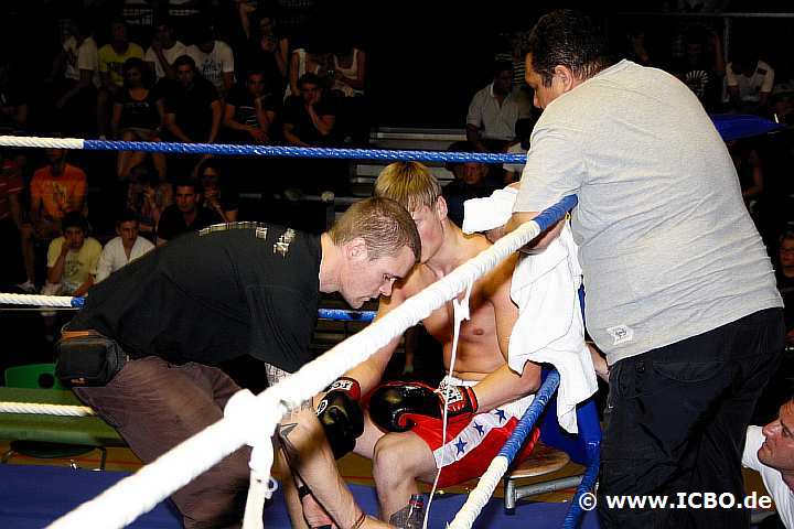 100605_0419_morguel-klahs_suderwicher-fight-night.jpg