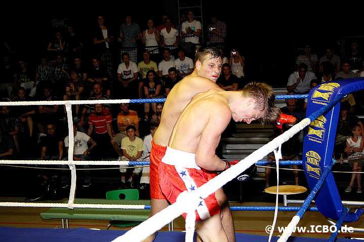 100605_0431_morguel-klahs_suderwicher-fight-night.jpg