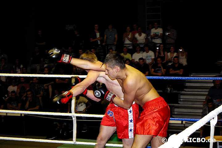 100605_0436_morguel-klahs_suderwicher-fight-night.jpg