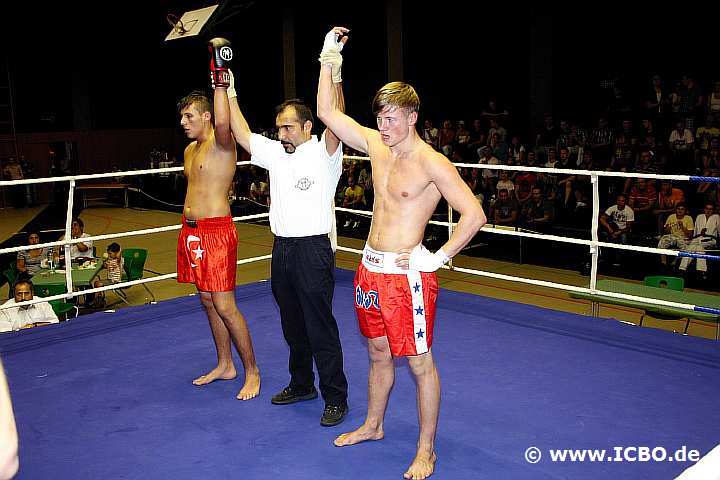 100605_0440_morguel-klahs_suderwicher-fight-night.jpg