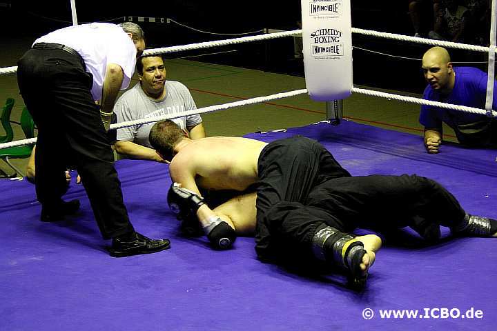 100605_0927_nowak-tomasik_suderwicher-fight-night.jpg