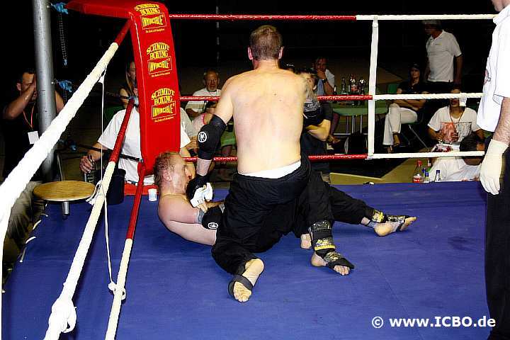 100605_0931_nowak-tomasik_suderwicher-fight-night.jpg