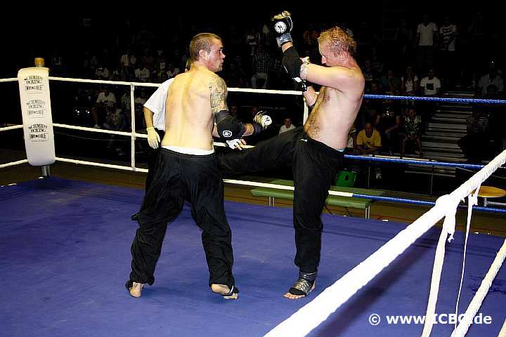 100605_0932_nowak-tomasik_suderwicher-fight-night.jpg