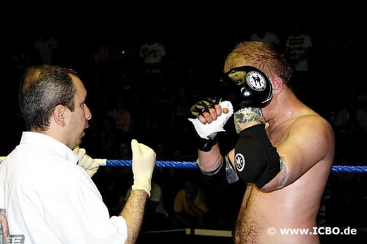 100605_0947_nowak-tomasik_suderwicher-fight-night.jpg