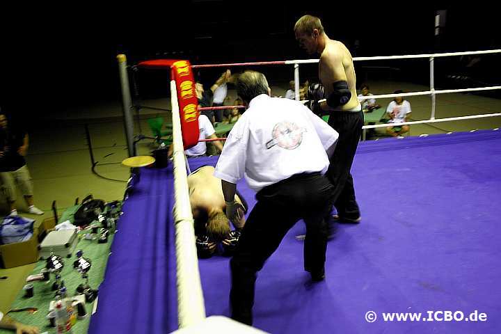 100605_0951_nowak-tomasik_suderwicher-fight-night.jpg