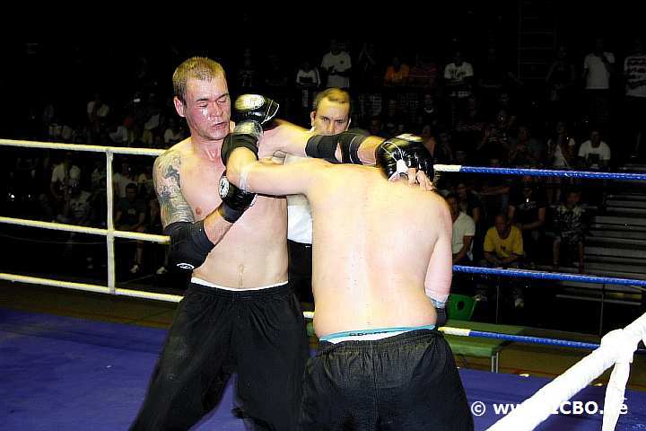 100605_0957_nowak-tomasik_suderwicher-fight-night.jpg