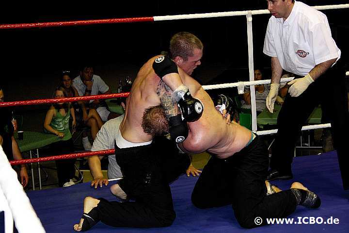 100605_0961_nowak-tomasik_suderwicher-fight-night.jpg