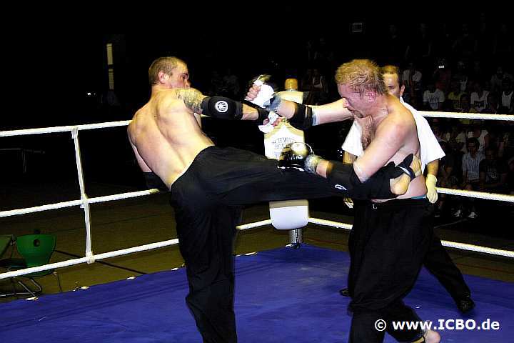 100605_0969_nowak-tomasik_suderwicher-fight-night.jpg